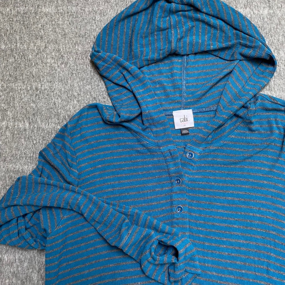 Cabi Blue Gray Striped Henley Hoodie Ribbed Thumbhole Top Womens Medium 4191
